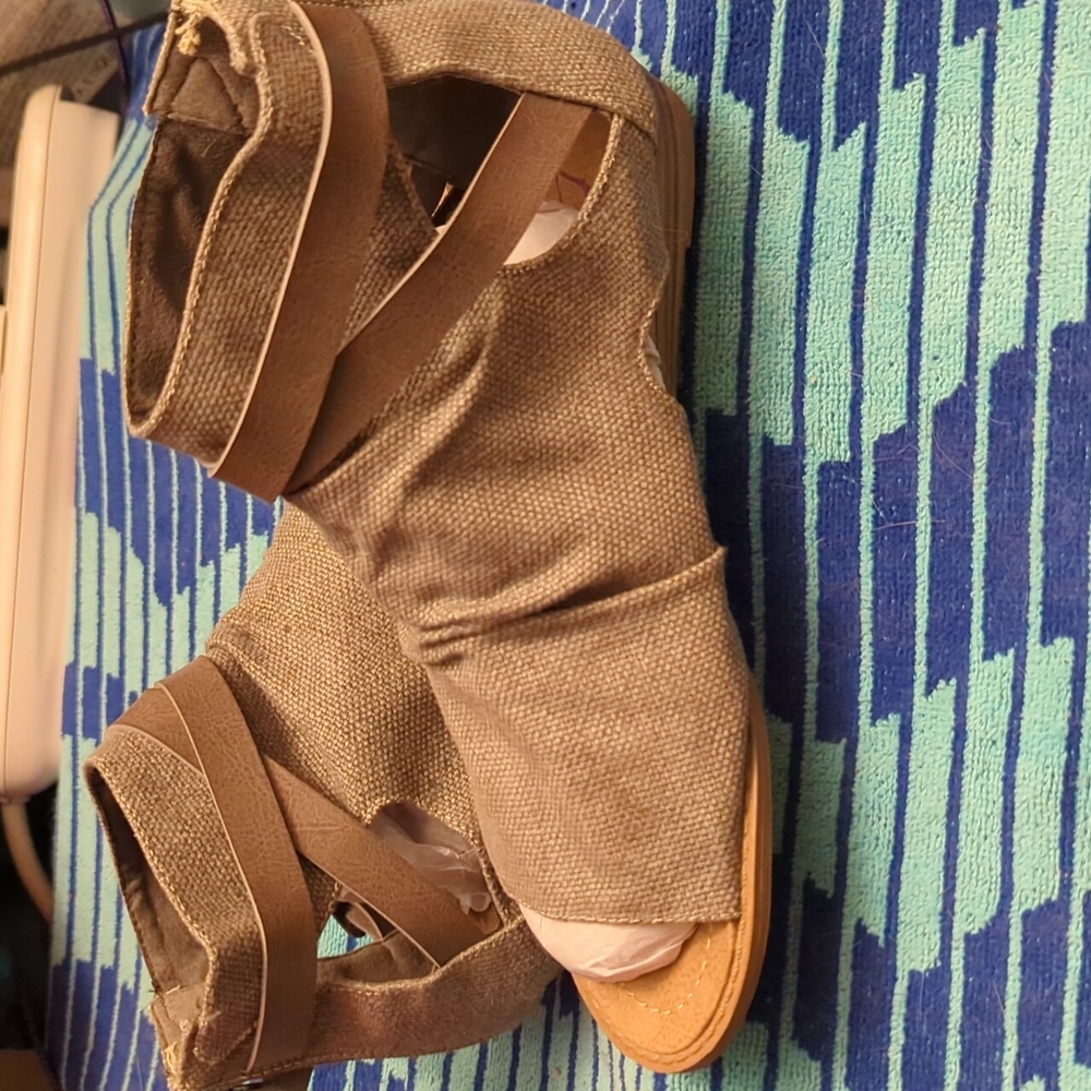 Blowfish sandals